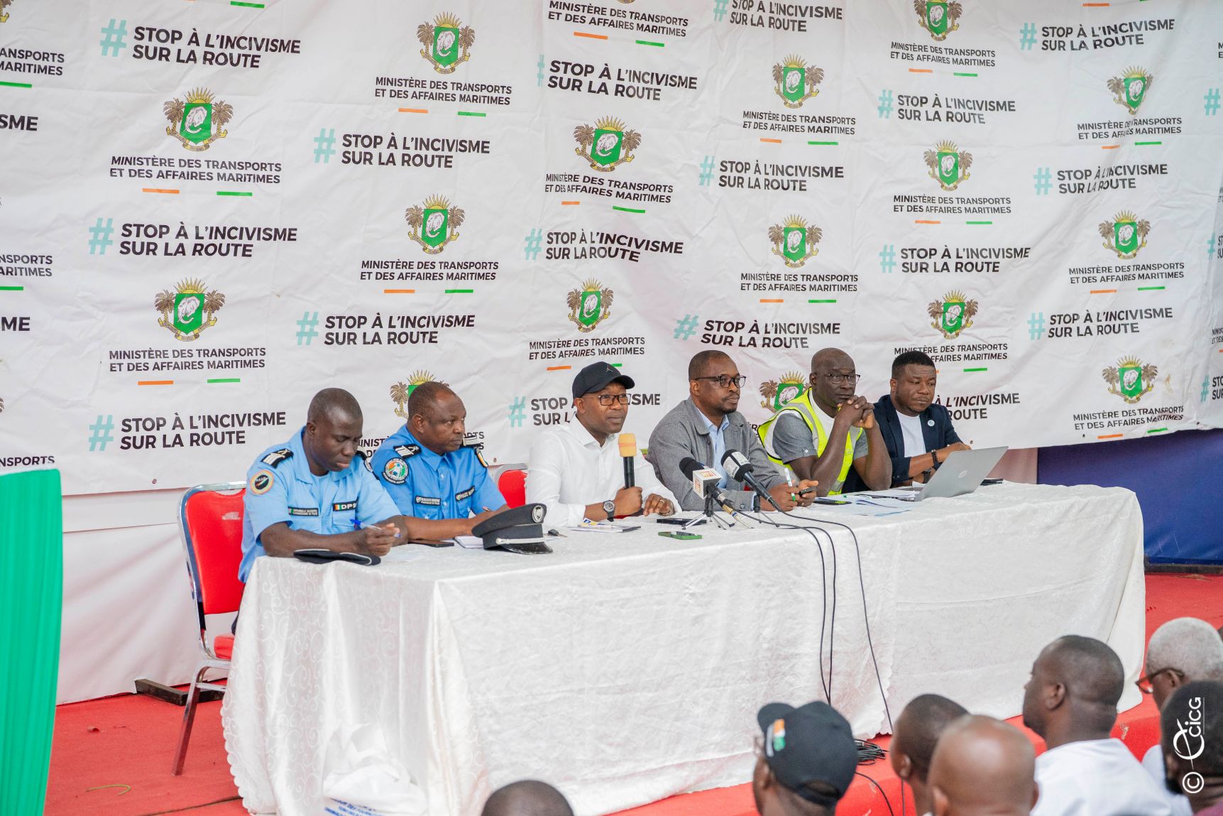 LUTTE CONTRE LES ACCIDENTS DE LA CIRCULATION : LE MINISTERE DES TRANSPORTS ...